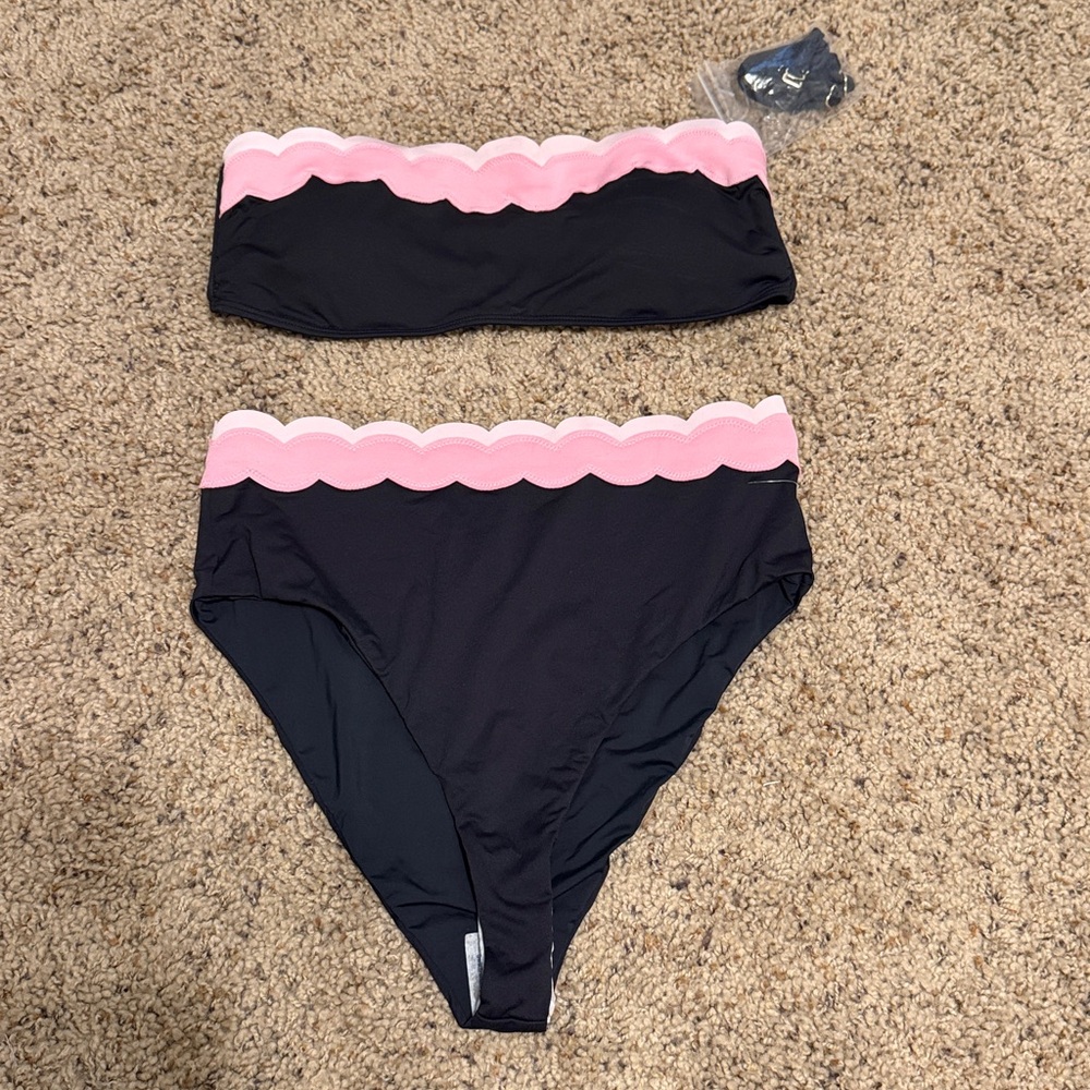 New Beach Riot Bikini Set - Picture 4 of 5
